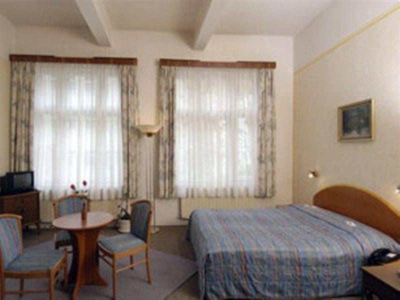 Hostel Junior ปราก ภายนอก รูปภาพ
