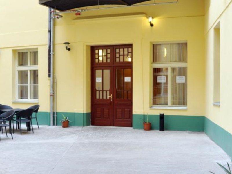 Hostel Junior ปราก ภายนอก รูปภาพ